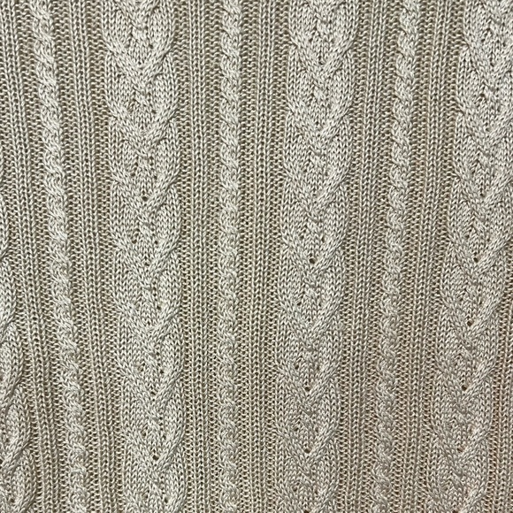 Saks Fifth avenue 100% silk sweater. - Picture 4 of 4